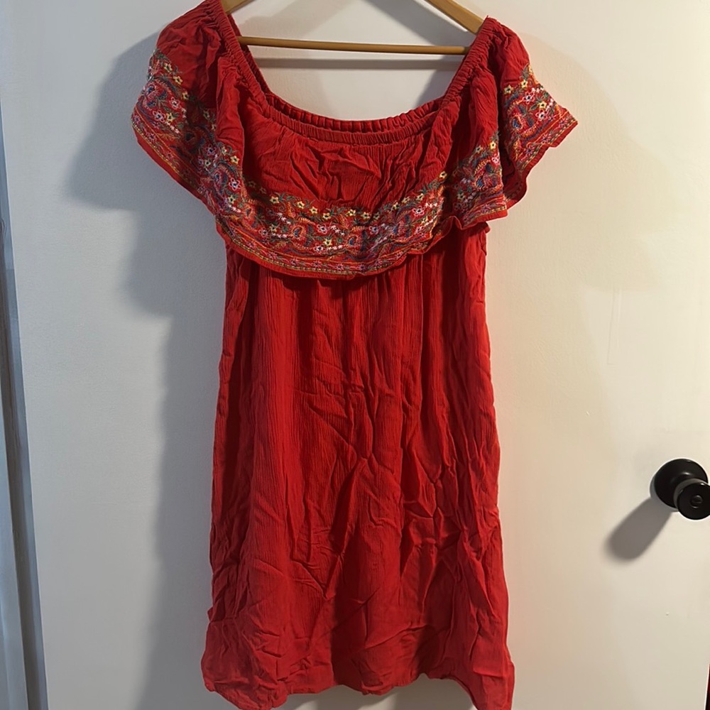 Women’s M orange crepe cotton dress with colorful embroidered accents